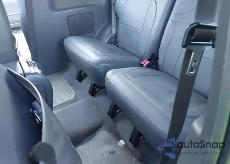 2000 Ford Explorer Sport из США, поврежденный, VIN 1FMYU60E2YUB02874